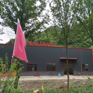 湖北詩(shī)經(jīng)源山泉水廠